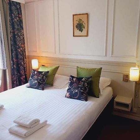 Hotel Logis Le Relais Imperial Saint-Vallier-de-Thiey Esterno foto