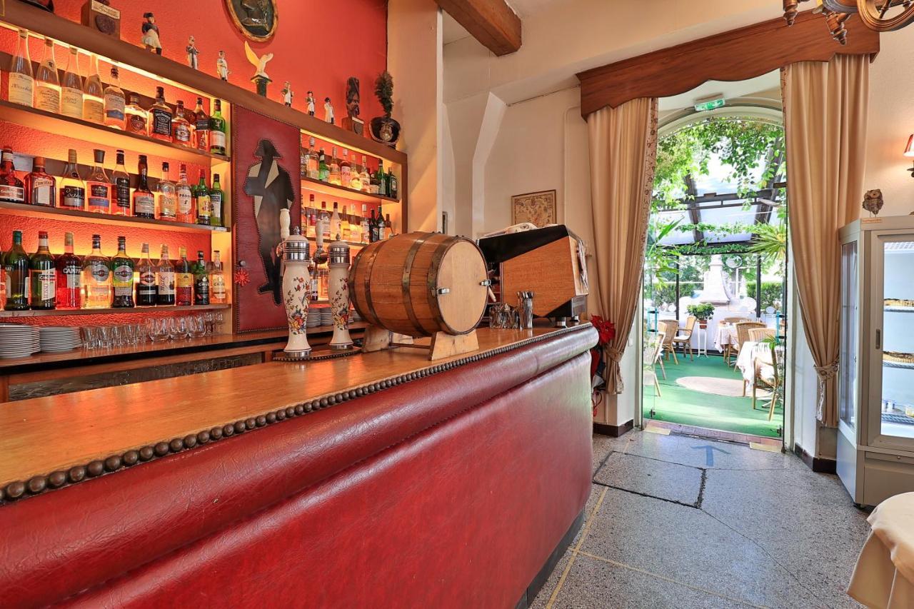 Hotel Logis Le Relais Imperial Saint-Vallier-de-Thiey Esterno foto