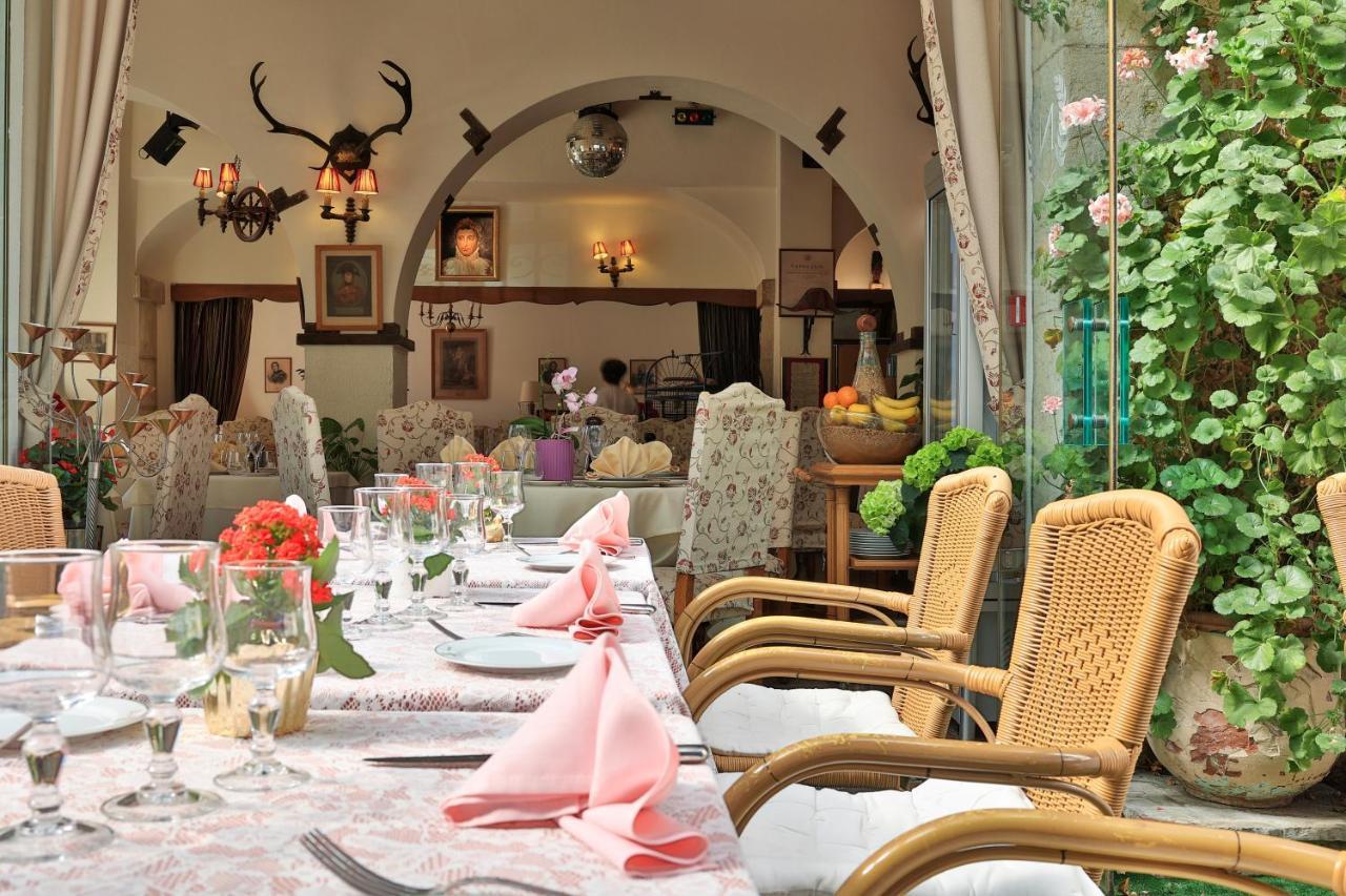 Hotel Logis Le Relais Imperial Saint-Vallier-de-Thiey Esterno foto