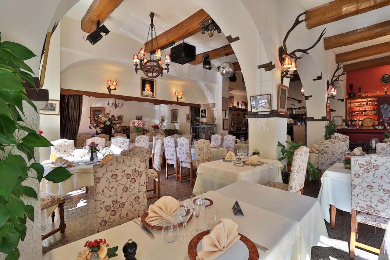 Hotel Logis Le Relais Imperial Saint-Vallier-de-Thiey Esterno foto