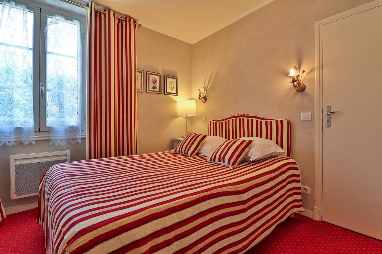 Hotel Logis Le Relais Imperial Saint-Vallier-de-Thiey Esterno foto
