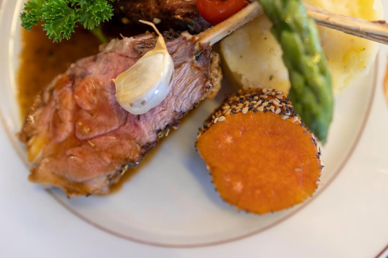 Hotel Logis Le Relais Imperial Saint-Vallier-de-Thiey Esterno foto