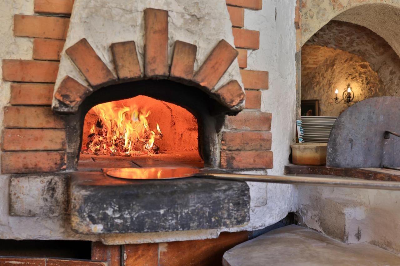 Hotel Logis Le Relais Imperial Saint-Vallier-de-Thiey Esterno foto