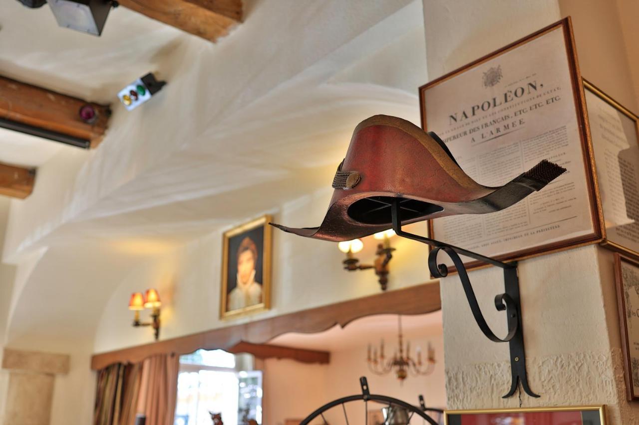 Hotel Logis Le Relais Imperial Saint-Vallier-de-Thiey Esterno foto