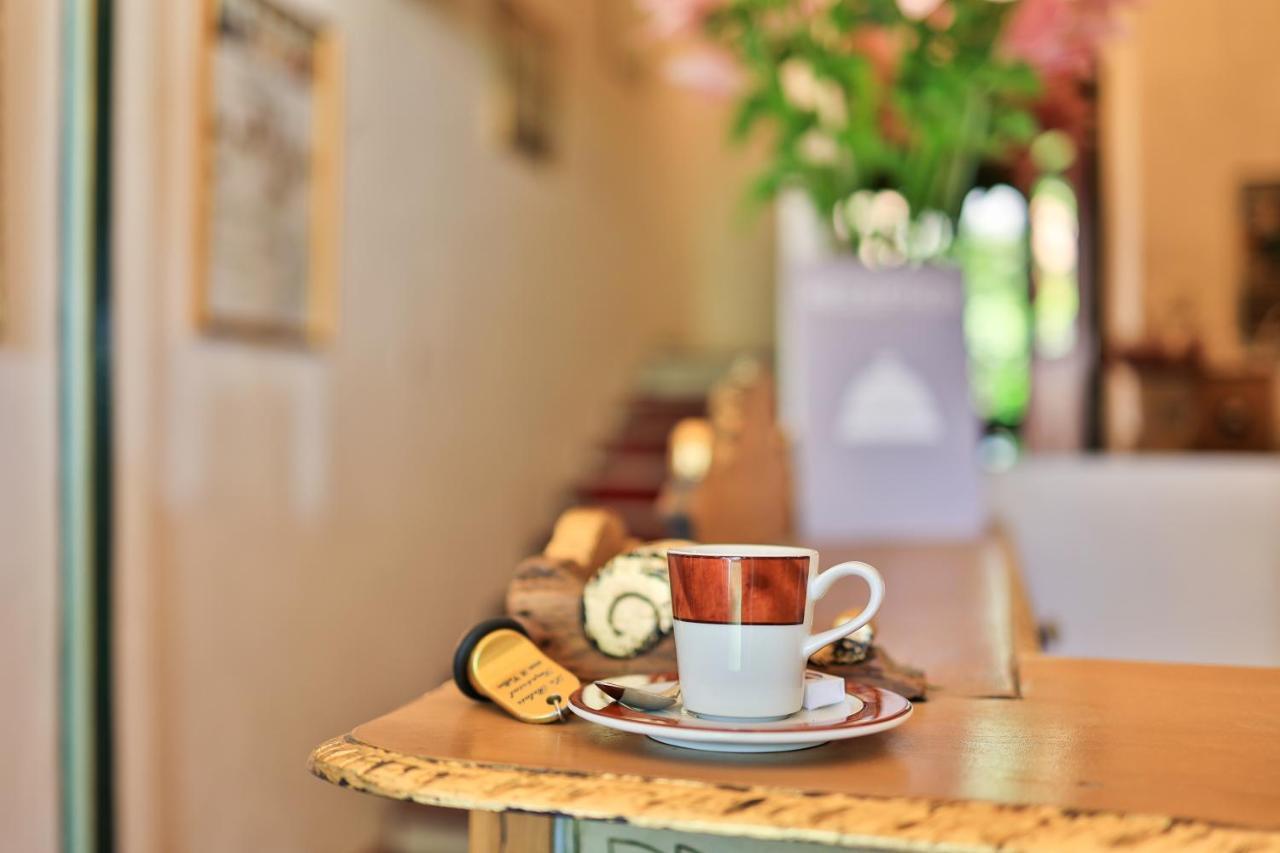 Hotel Logis Le Relais Imperial Saint-Vallier-de-Thiey Esterno foto
