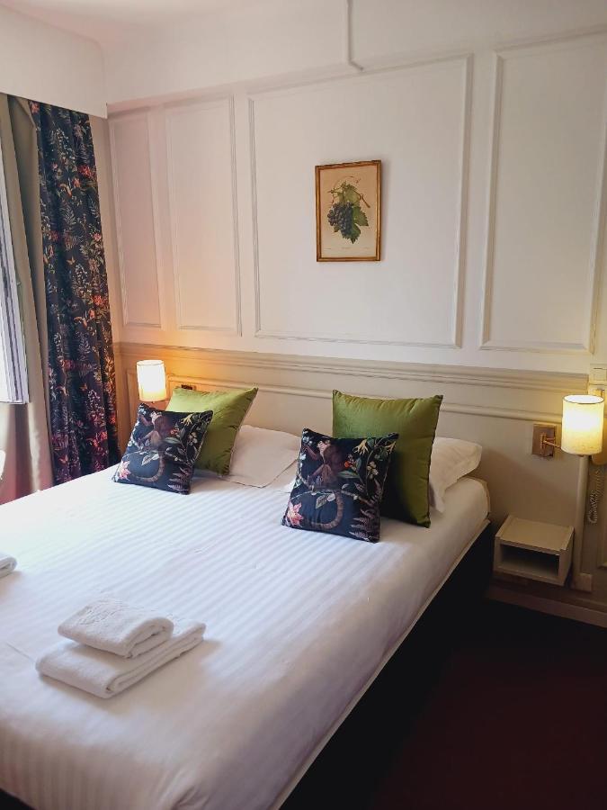 Hotel Logis Le Relais Imperial Saint-Vallier-de-Thiey Esterno foto