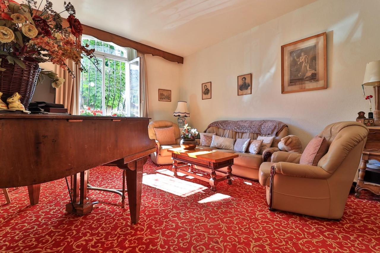 Hotel Logis Le Relais Imperial Saint-Vallier-de-Thiey Esterno foto