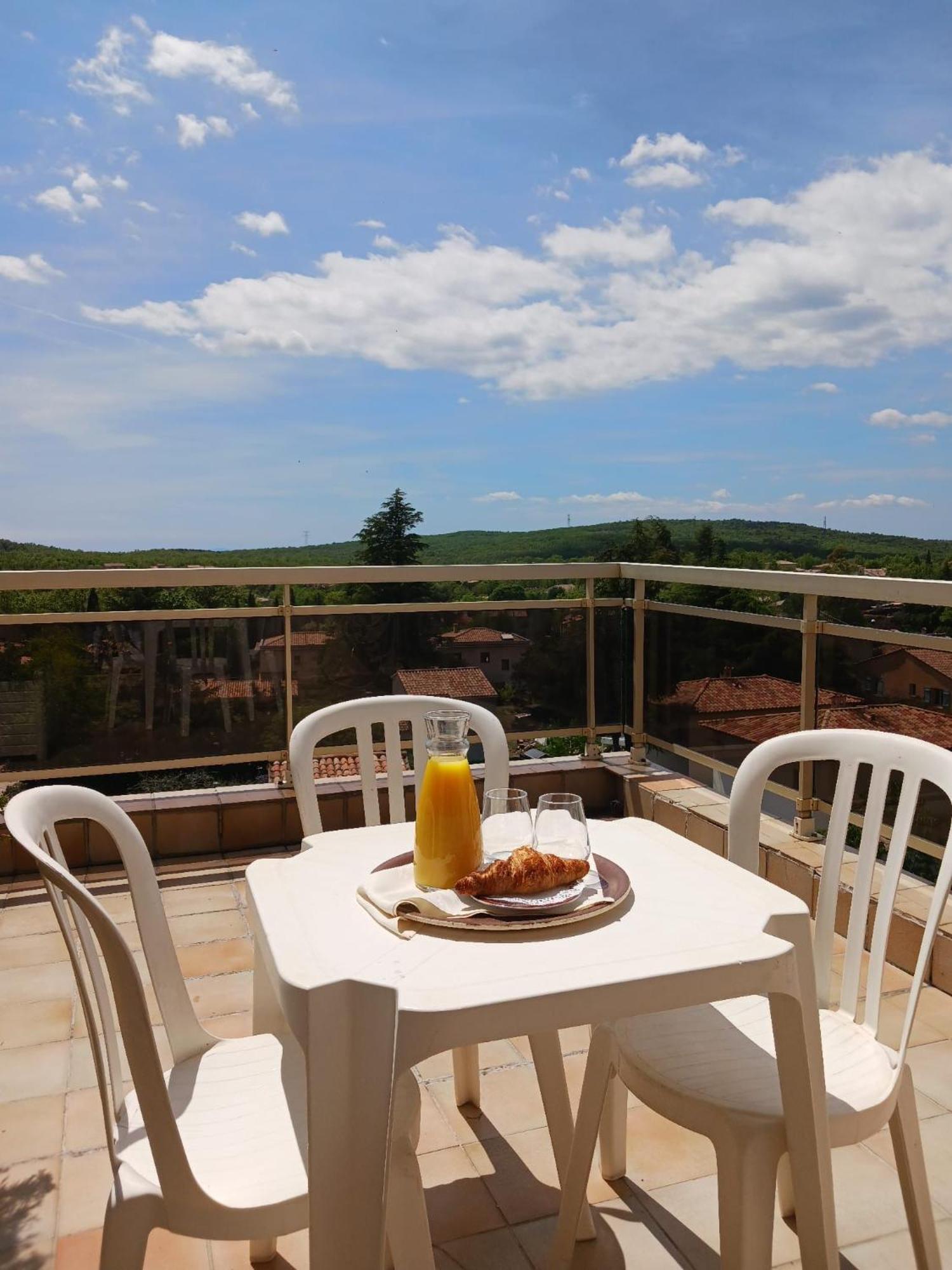 Hotel Logis Le Relais Imperial Saint-Vallier-de-Thiey Esterno foto