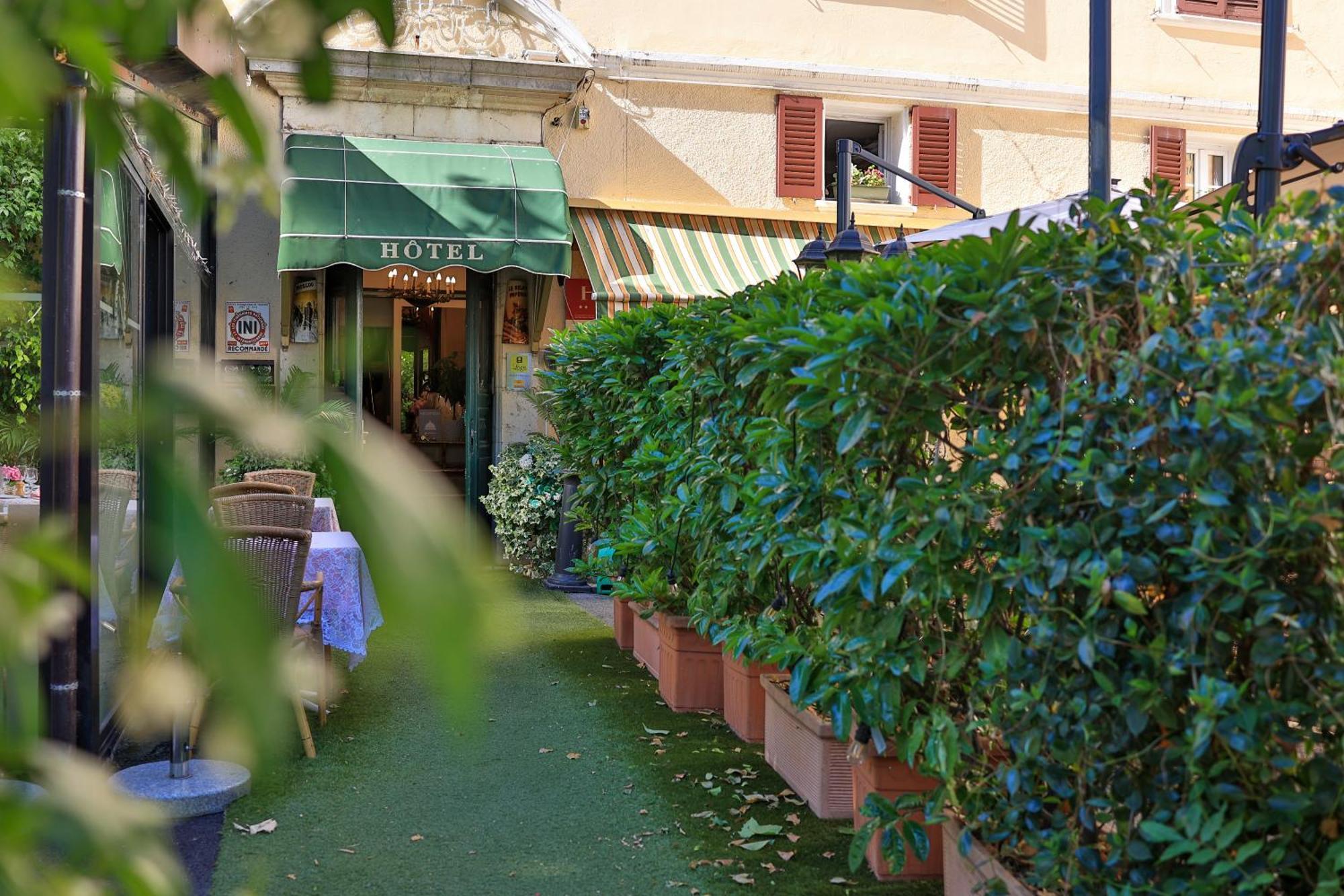 Hotel Logis Le Relais Imperial Saint-Vallier-de-Thiey Esterno foto