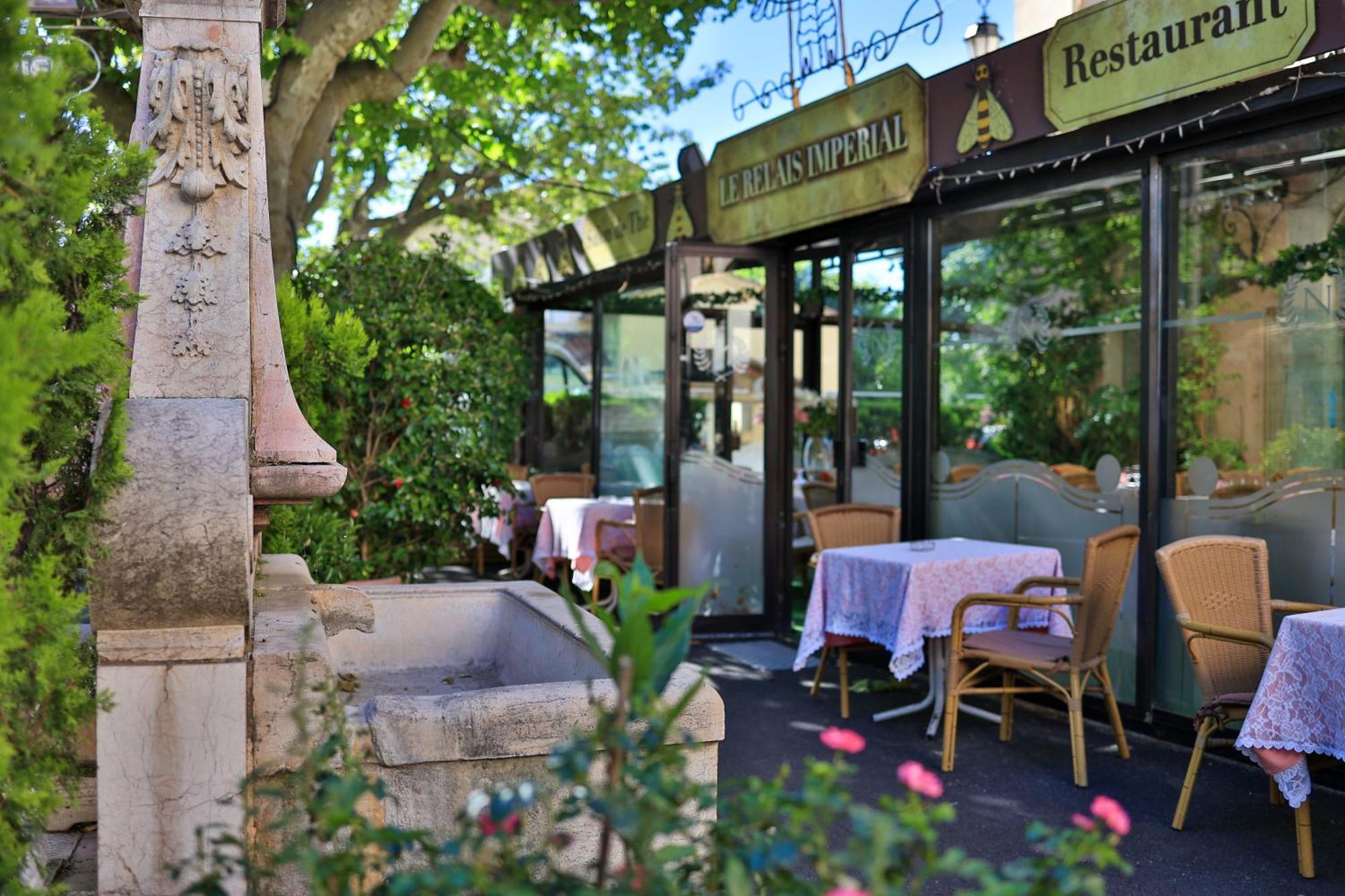 Hotel Logis Le Relais Imperial Saint-Vallier-de-Thiey Esterno foto