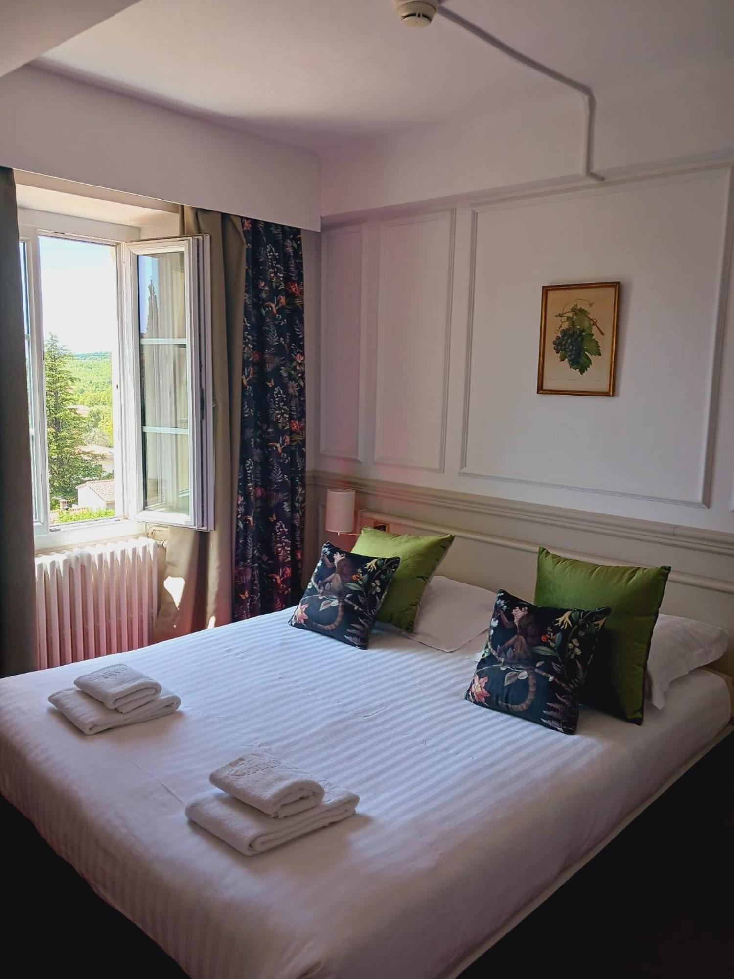 Hotel Logis Le Relais Imperial Saint-Vallier-de-Thiey Esterno foto