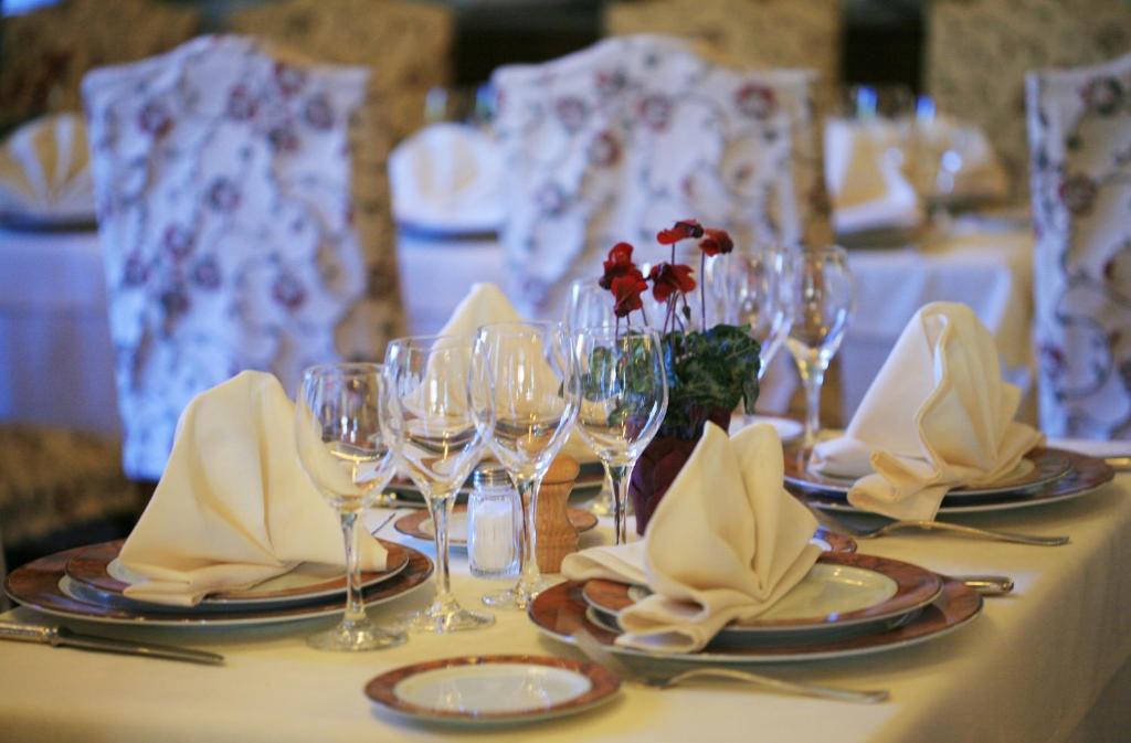Hotel Logis Le Relais Imperial Saint-Vallier-de-Thiey Esterno foto